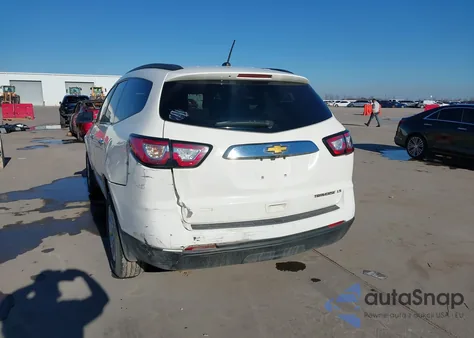 2015 Chevrolet Traverse Ls z USA, uszkodzony, nr VIN 1GNKRFKD0FJ143851